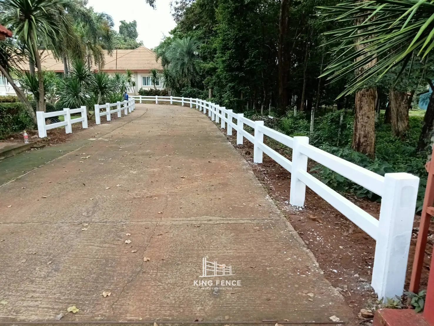 รั้วคาวบอยคอนกรีต ติดตั้งจริงที่จังหวัดนครนายก โดย King Fence